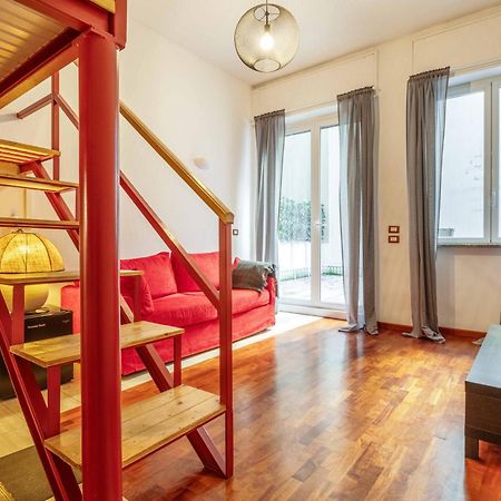 One Bedroom Apartment With Terrace Near Duomo Milano Esterno foto