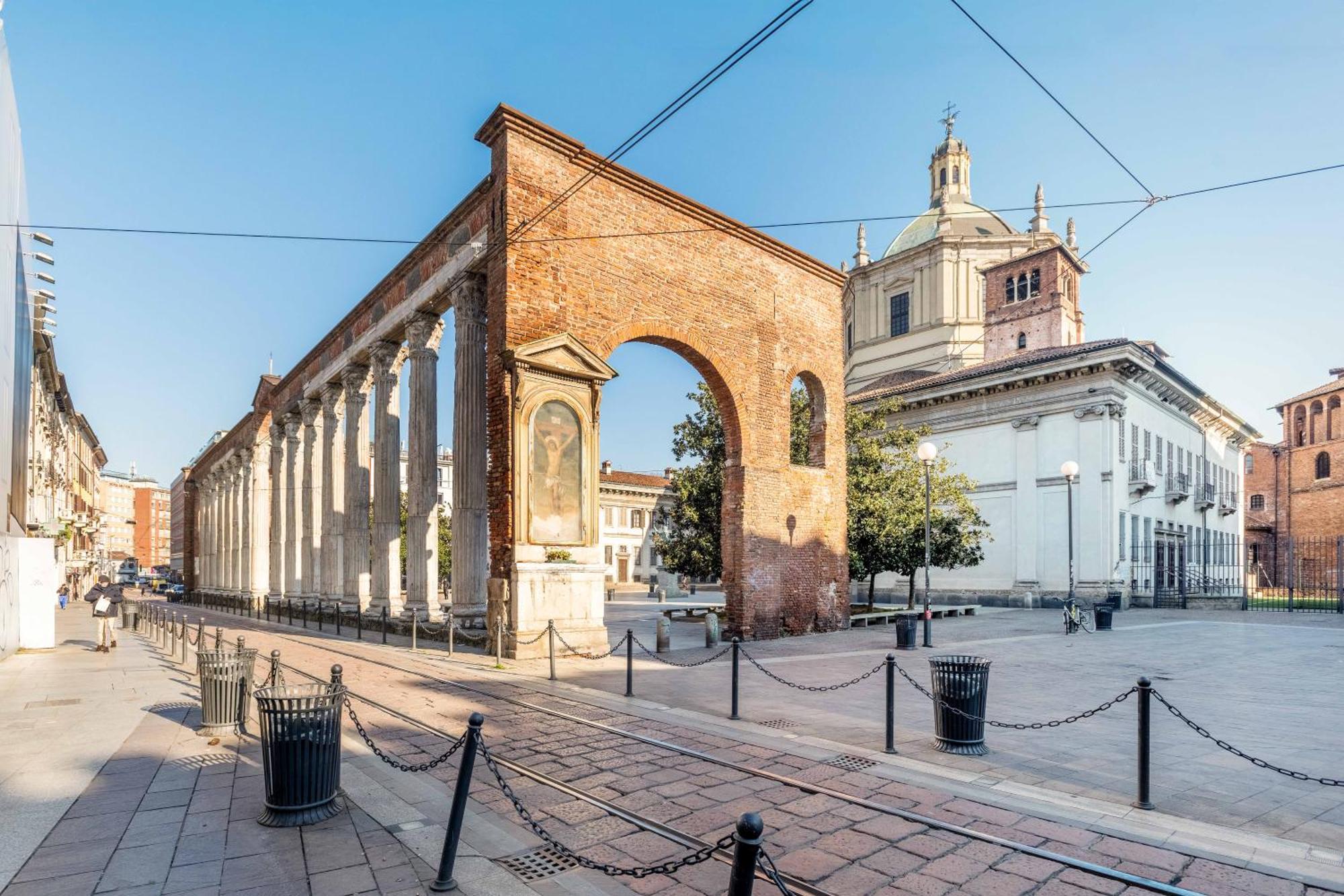 One Bedroom Apartment With Terrace Near Duomo Milano Esterno foto