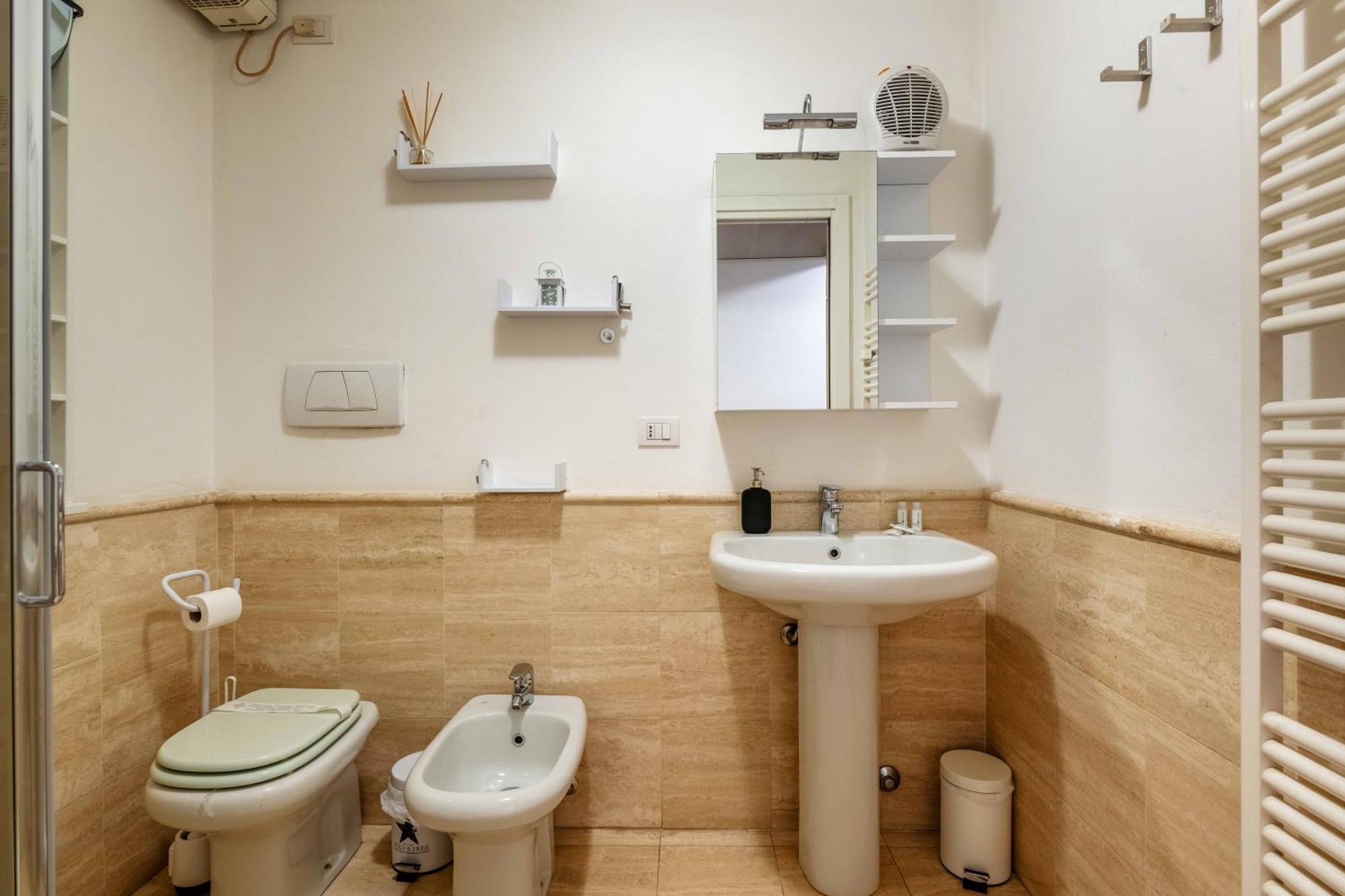 One Bedroom Apartment With Terrace Near Duomo Milano Esterno foto